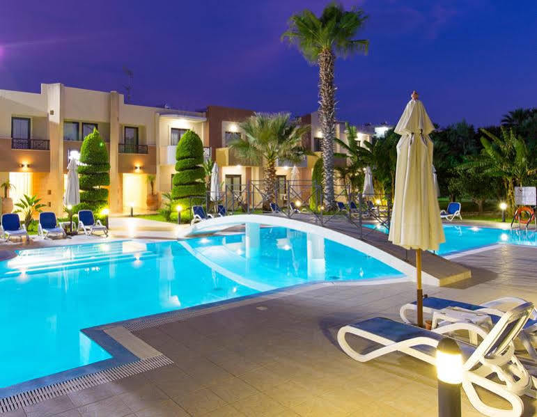 Stavros Melathron Hotell 2*